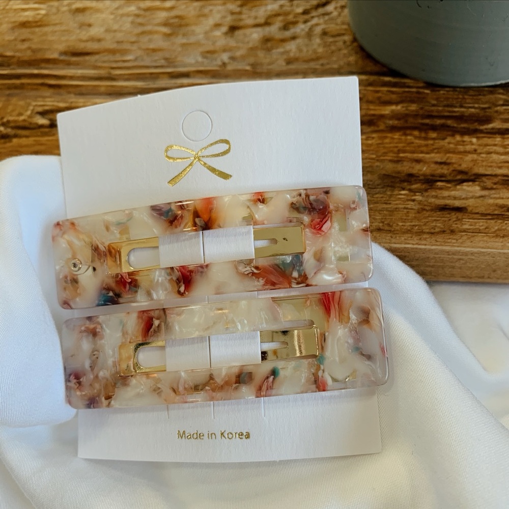 2 PCS // acrylic hairs clips - Picture 2 of 2